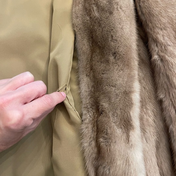 Gorgeous Blond Mink Jacket - Picture 10 of 12